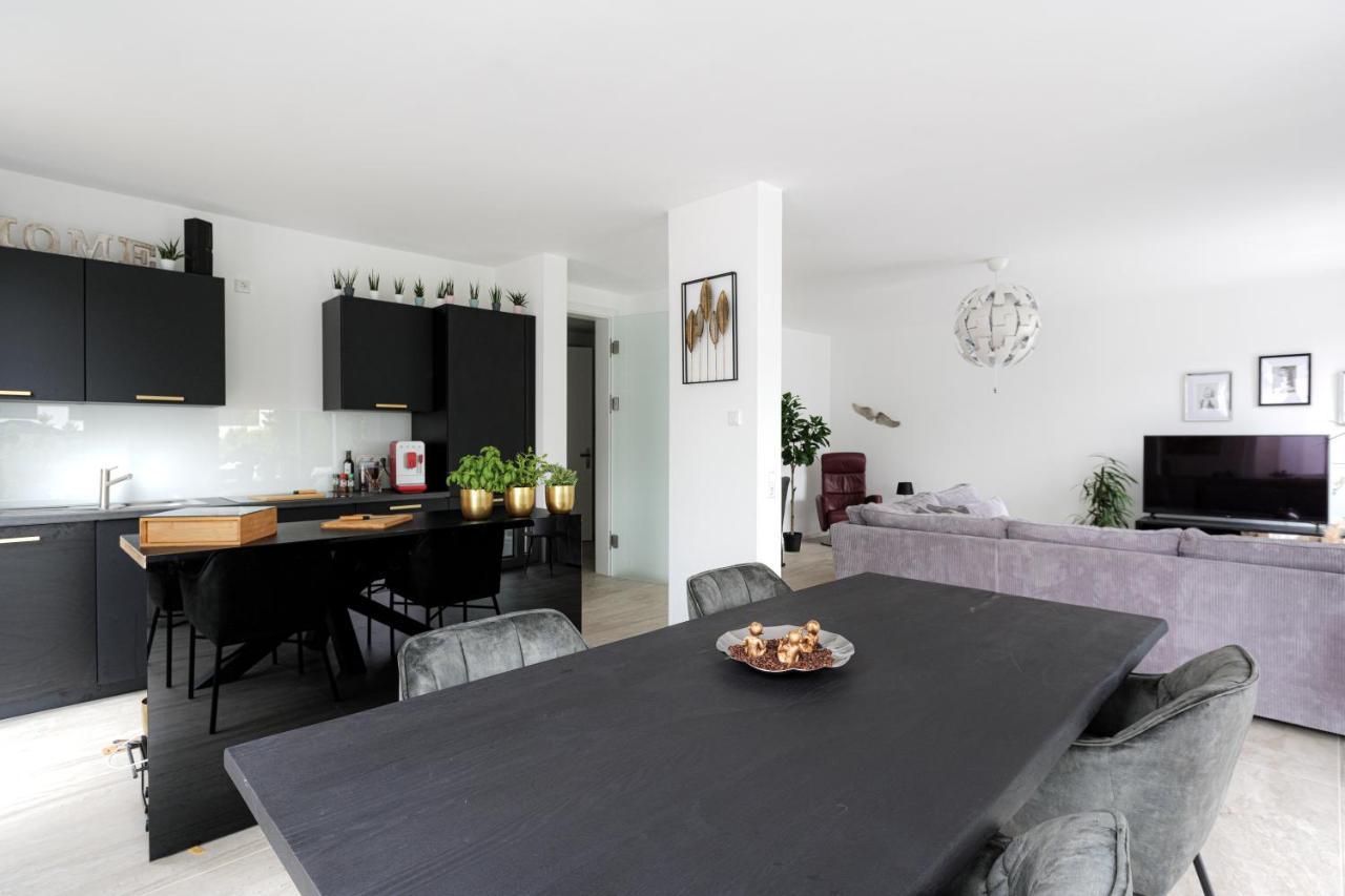 Lulex IV - Traumwohnung Terasse Garten In Нойс Екстериор снимка
