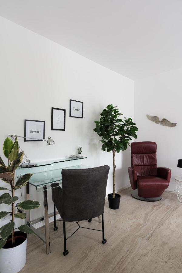 Lulex IV - Traumwohnung Terasse Garten In Нойс Екстериор снимка